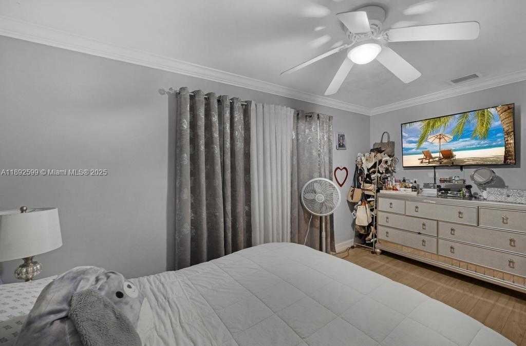 Small Image of 155 WEST 60TH ST, Hialeah Number 22