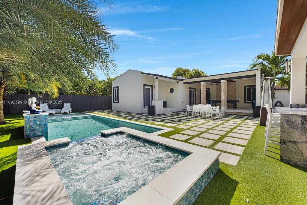 Small Image of 155 WEST 60TH ST, Hialeah Number 4