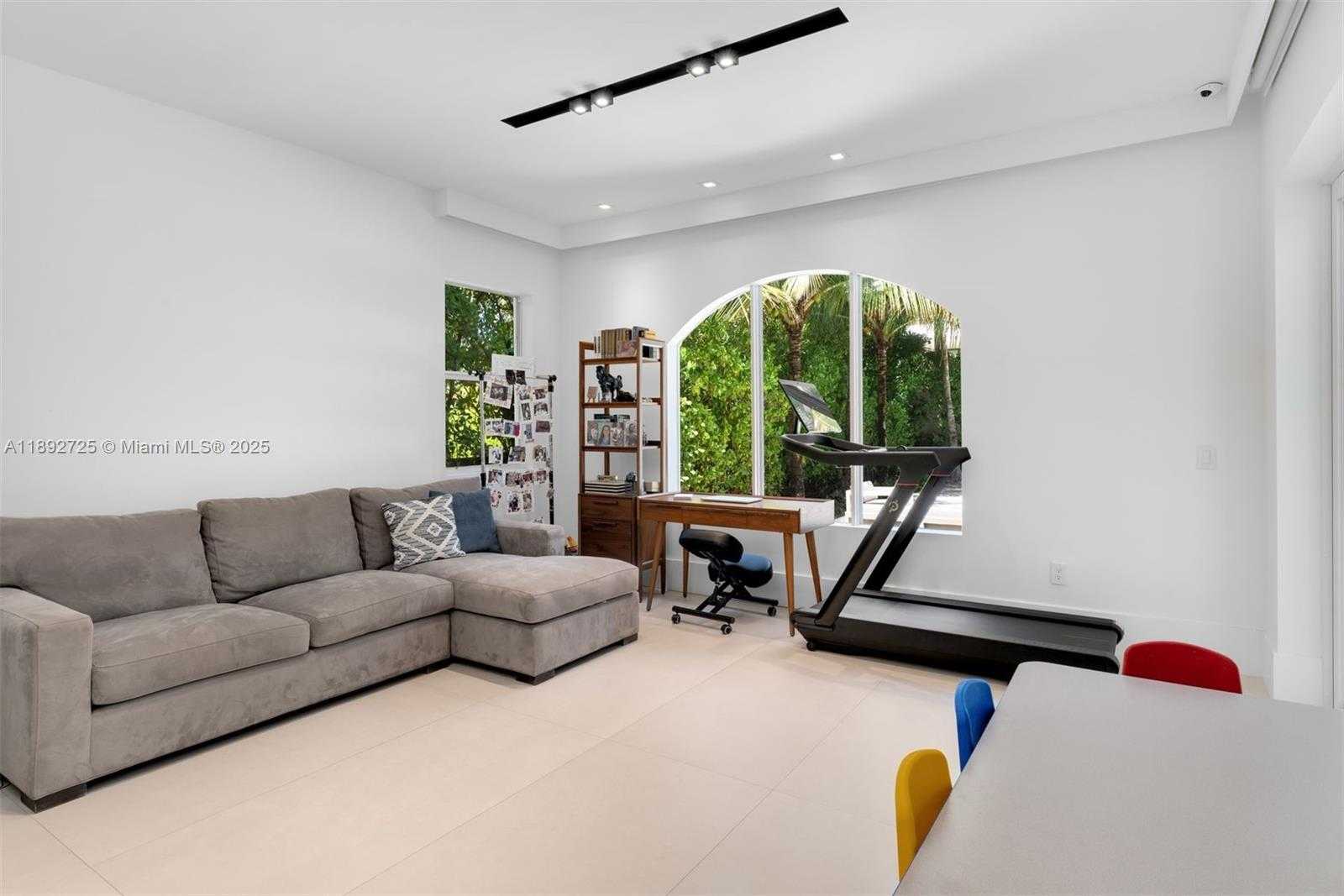 Small Image of 229 GOLDEN BEACH DR, Golden Beach Number 15