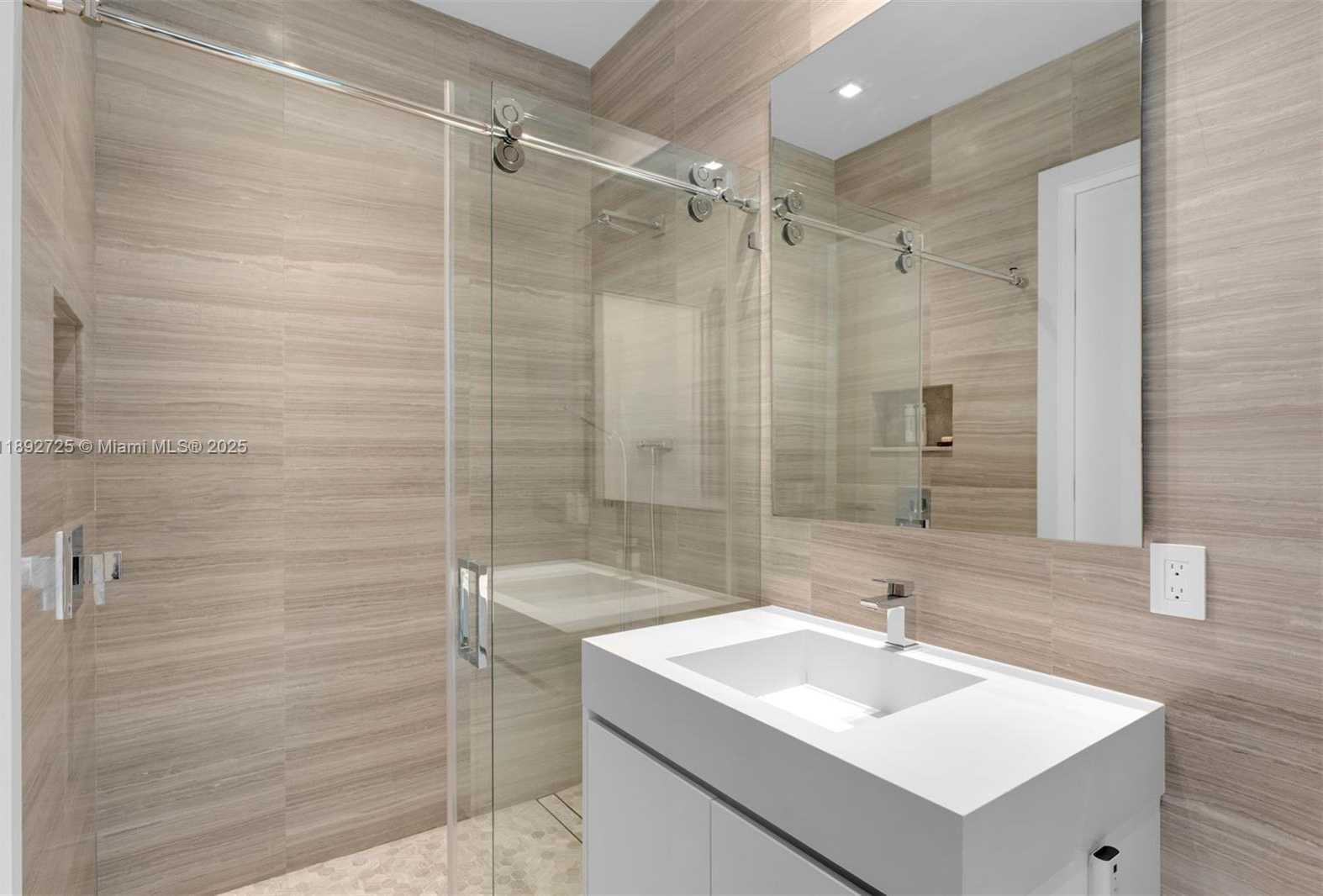 Small Image of 229 GOLDEN BEACH DR, Golden Beach Number 19