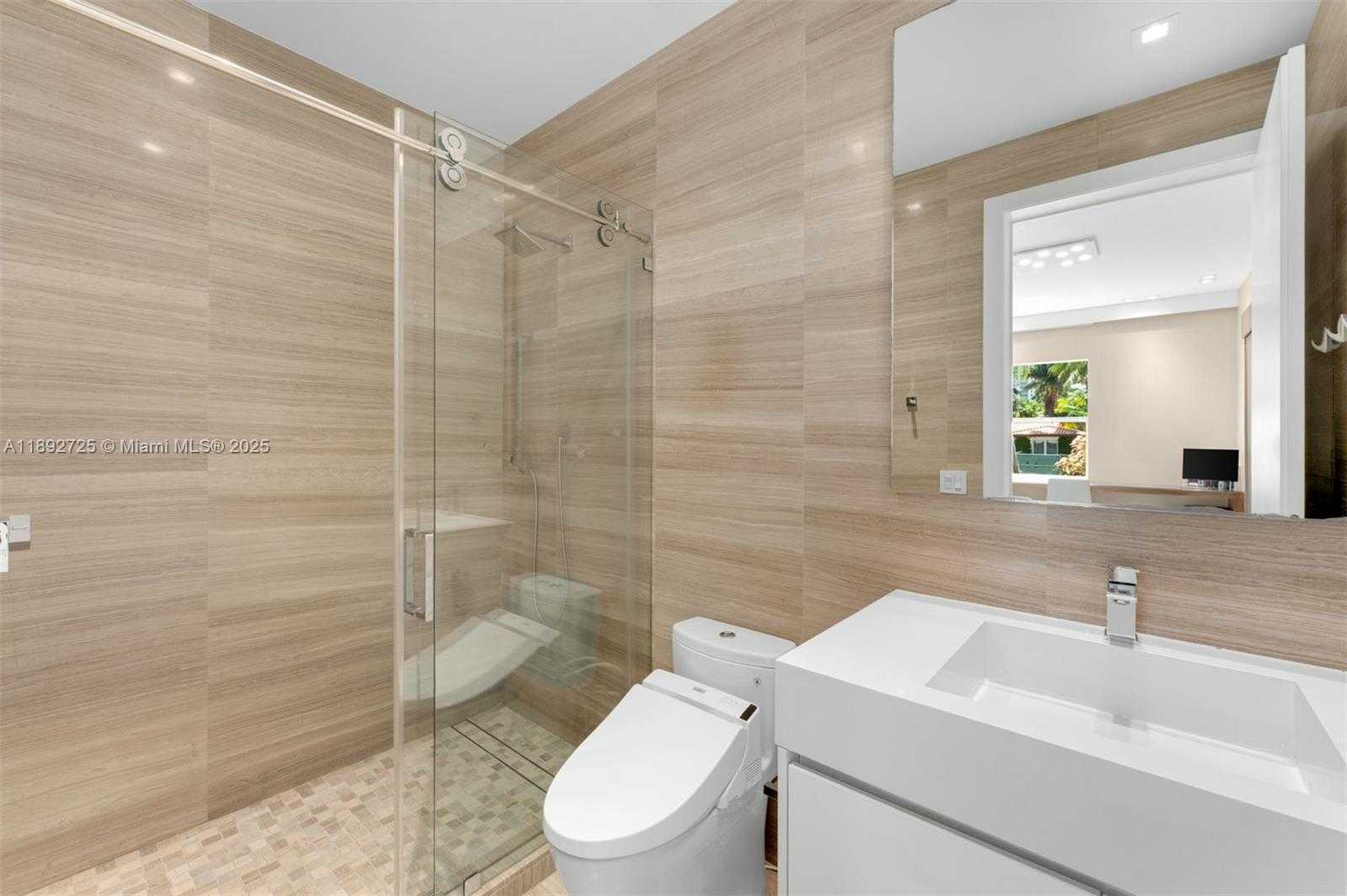 Small Image of 229 GOLDEN BEACH DR, Golden Beach Number 20
