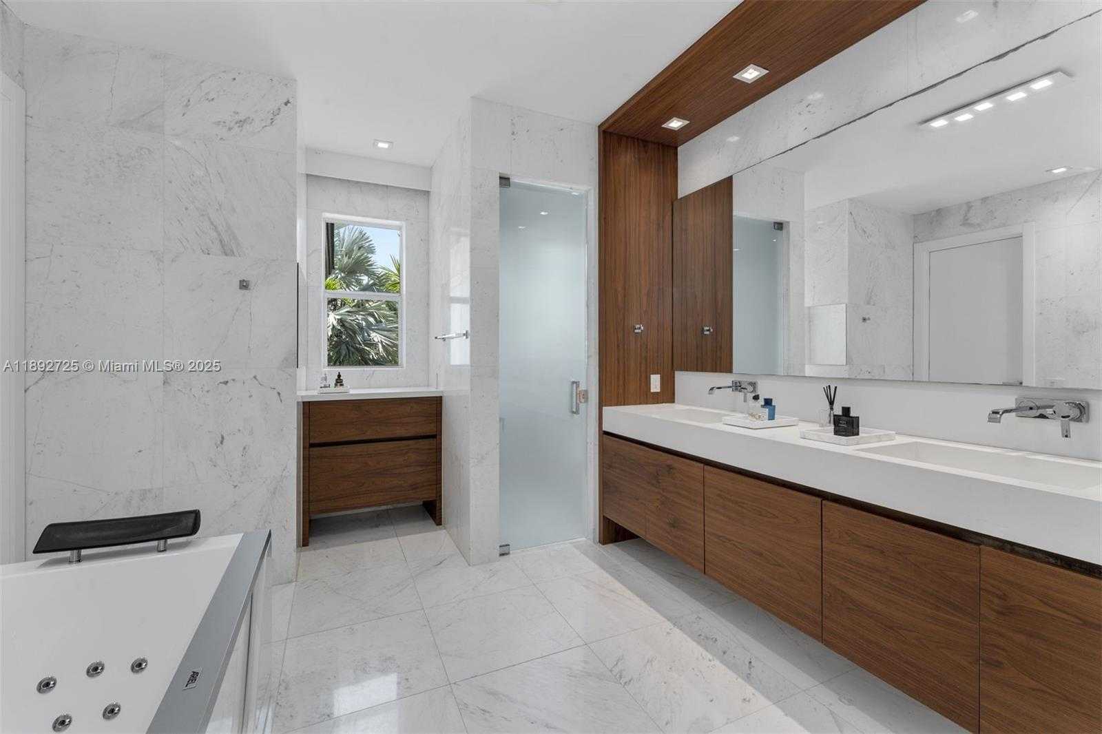 Small Image of 229 GOLDEN BEACH DR, Golden Beach Number 25