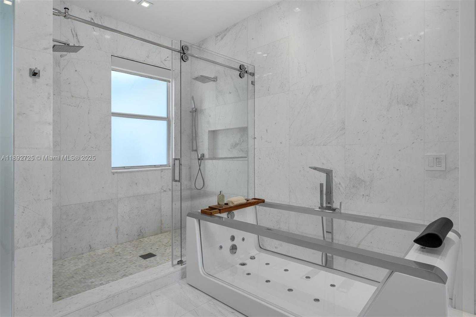 Small Image of 229 GOLDEN BEACH DR, Golden Beach Number 26