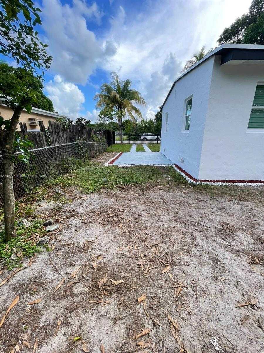 Small Image of 775 NORTH WEST 142ND ST, Miami Number 20