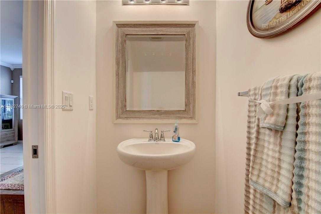 Small Image of 1071 NORTH WEST 33RD CT, Pompano Beach Number 11