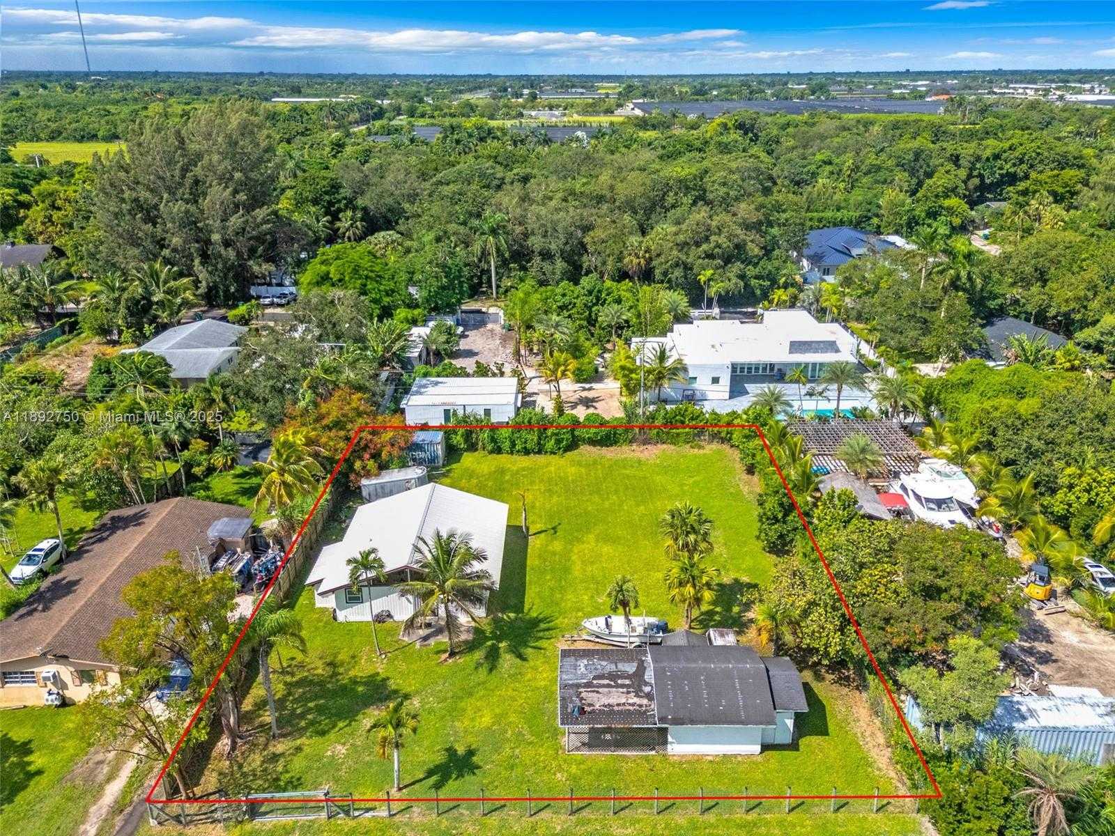 Small Image of 23060 SOUTH WEST 155TH AVE, Miami Number 13