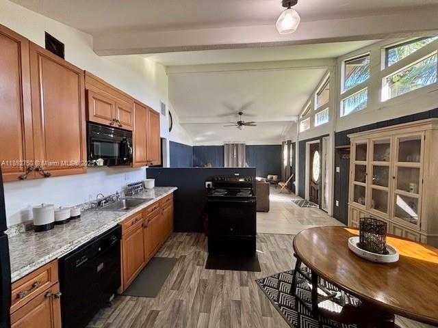Small Image of 23060 SOUTH WEST 155TH AVE, Miami Number 8