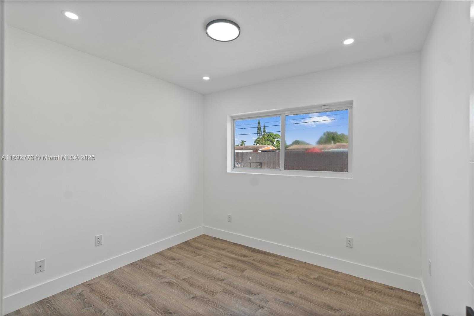 Small Image of 2441 NORTH WEST 181ST TER, Miami Gardens Number 16