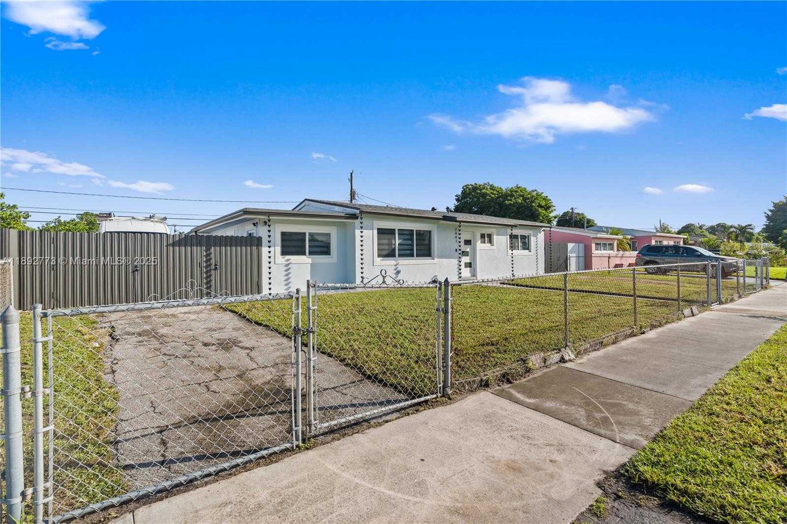 Small Image of 2441 NORTH WEST 181ST TER, Miami Gardens Number 2