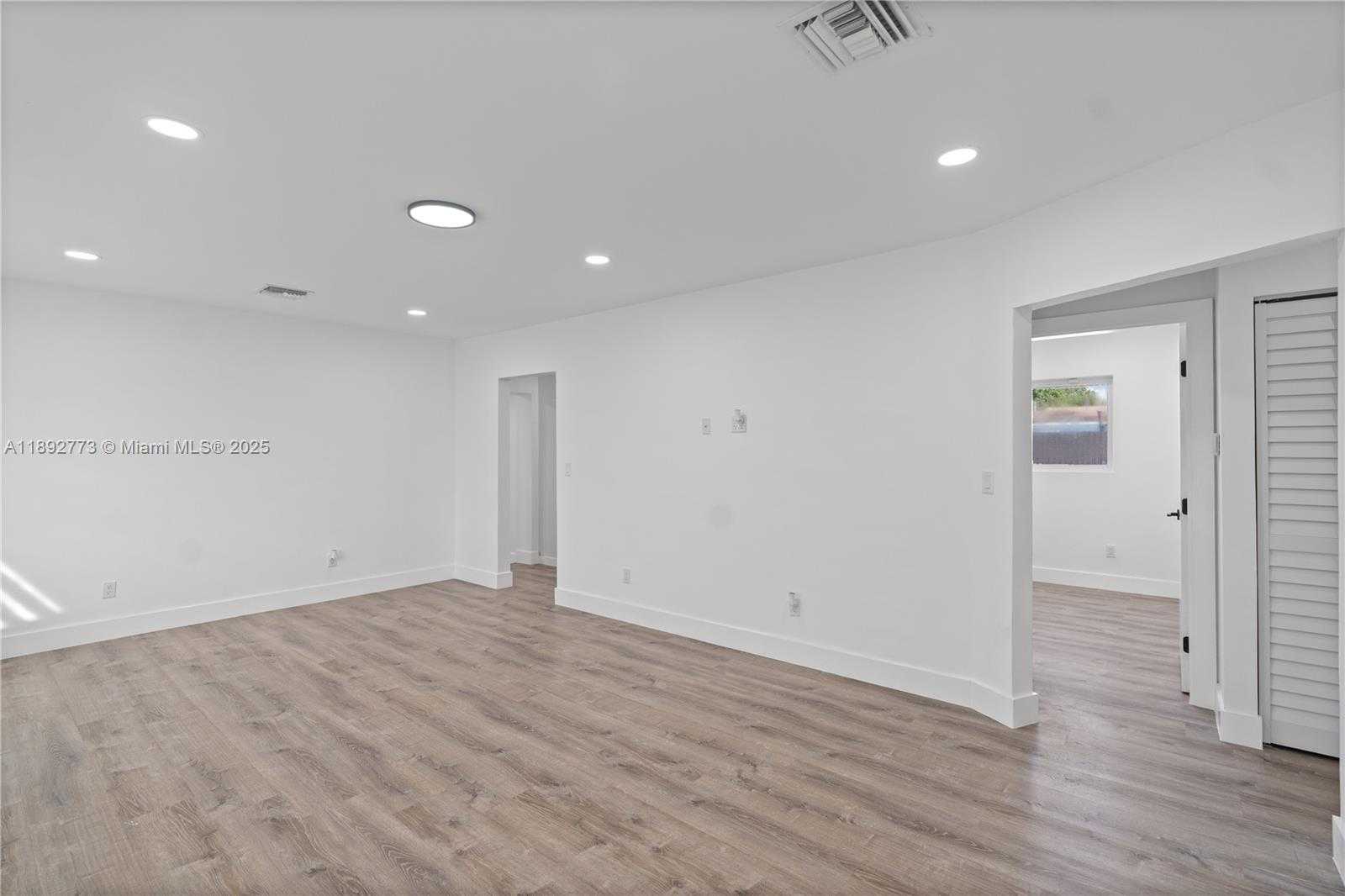 Small Image of 2441 NORTH WEST 181ST TER, Miami Gardens Number 5