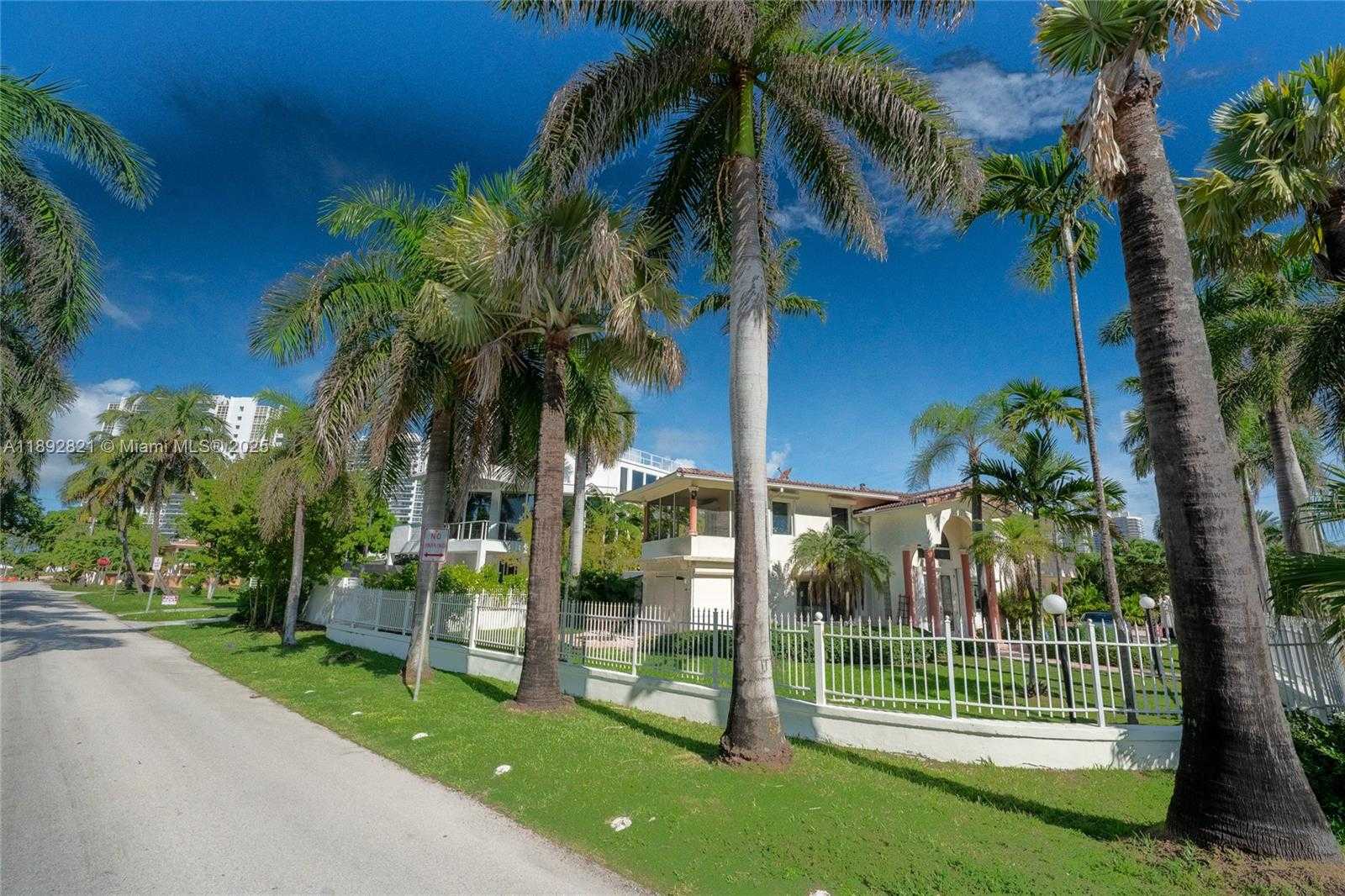 Small Image of 2701 NORTH ATLANTIC BLVD, Fort Lauderdale Number 11