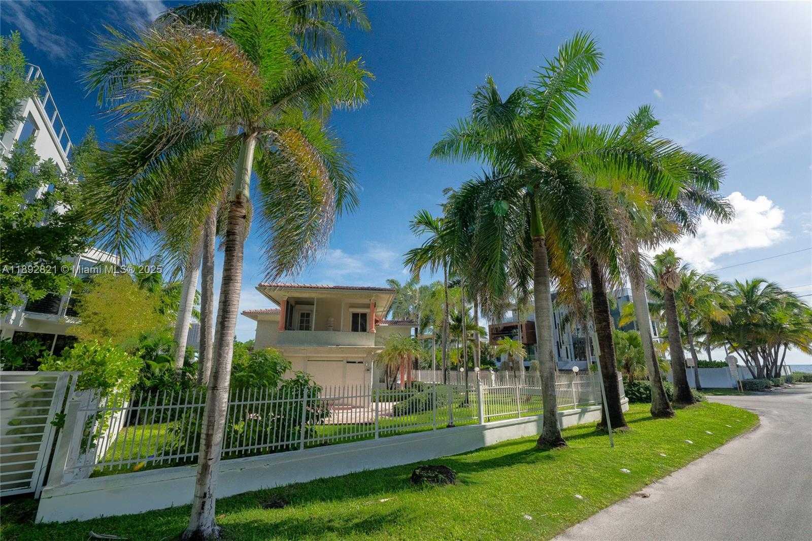 Small Image of 2701 NORTH ATLANTIC BLVD, Fort Lauderdale Number 12