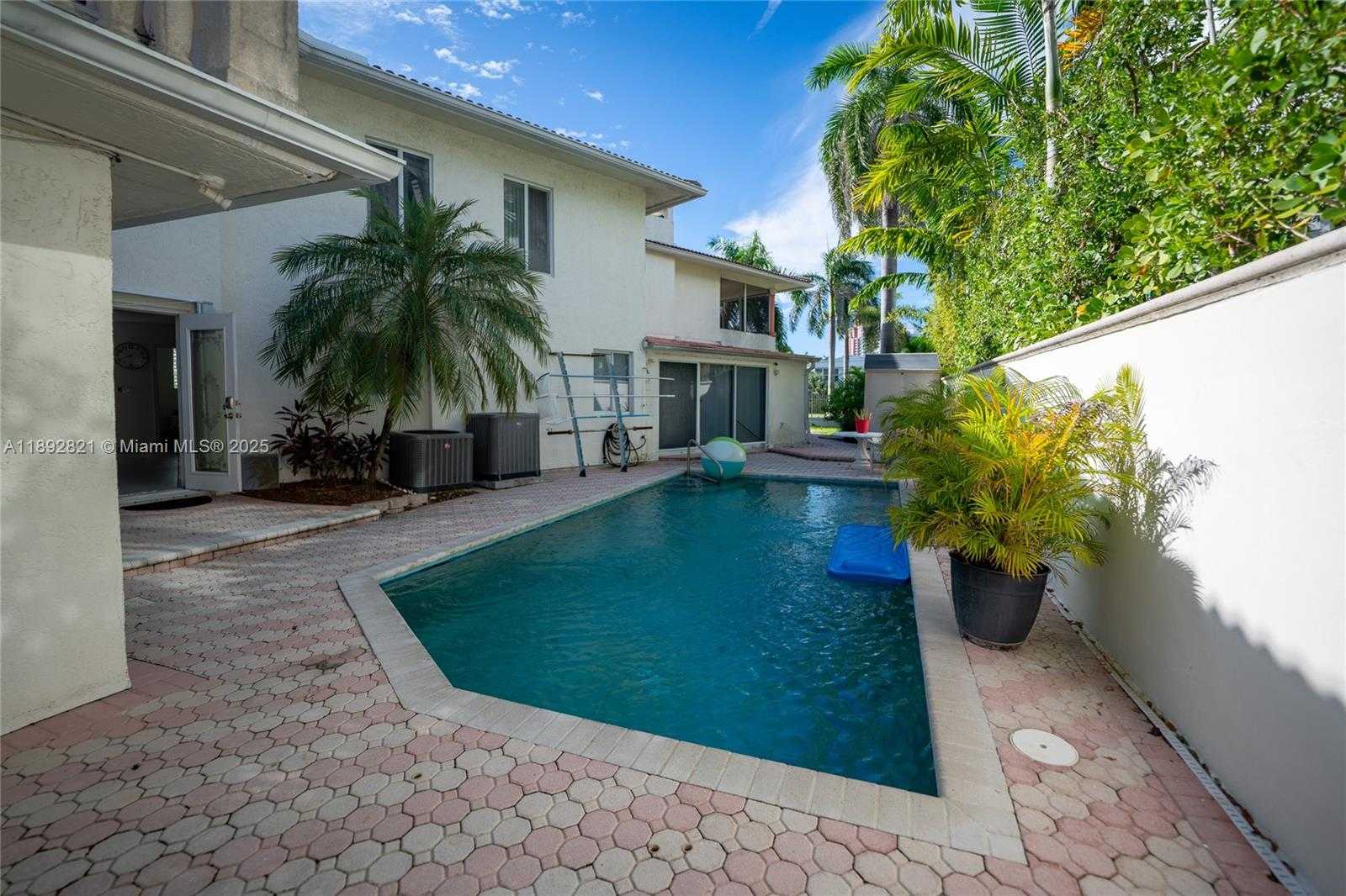 Small Image of 2701 NORTH ATLANTIC BLVD, Fort Lauderdale Number 14