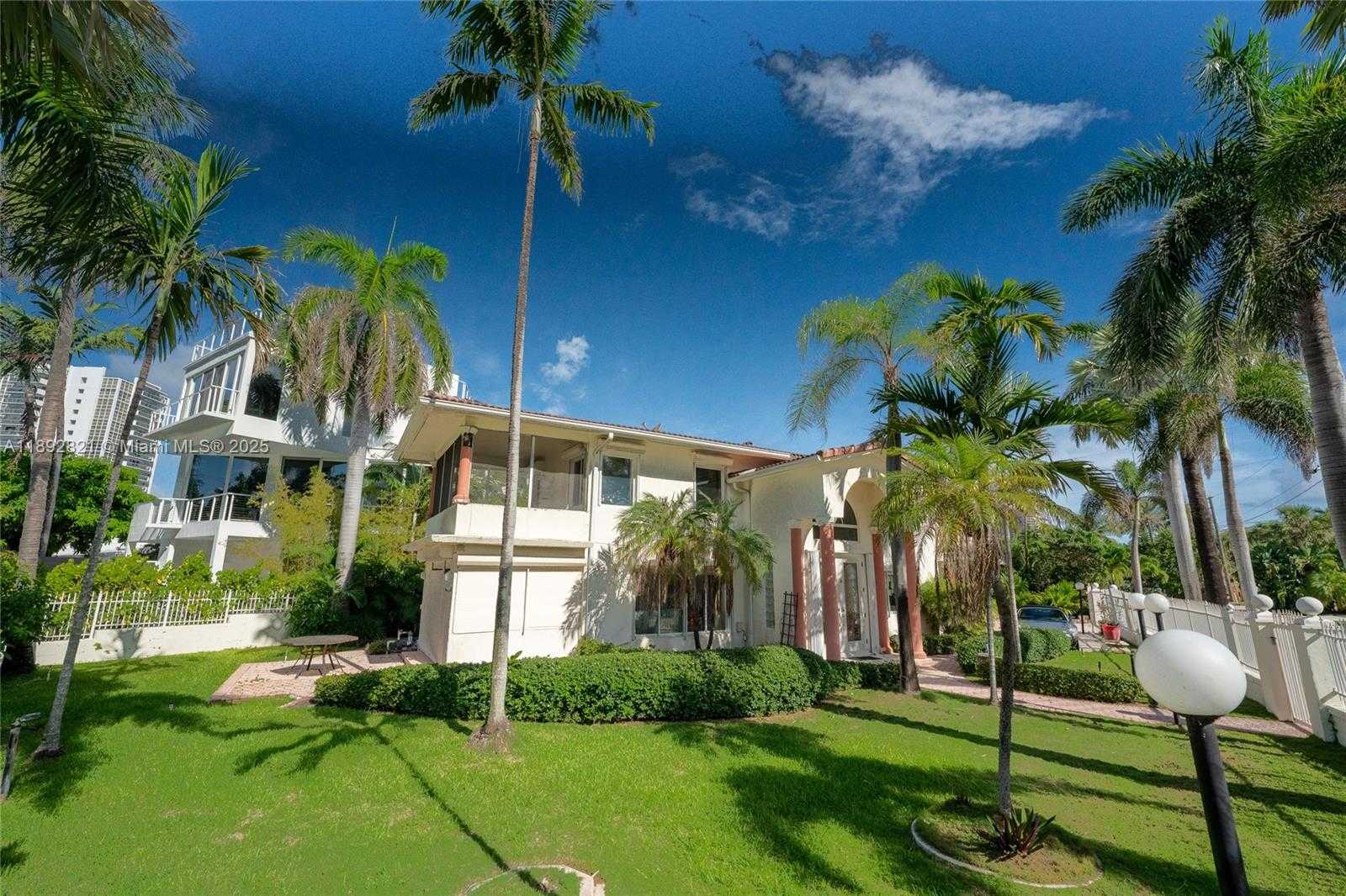 Small Image of 2701 NORTH ATLANTIC BLVD, Fort Lauderdale Number 3