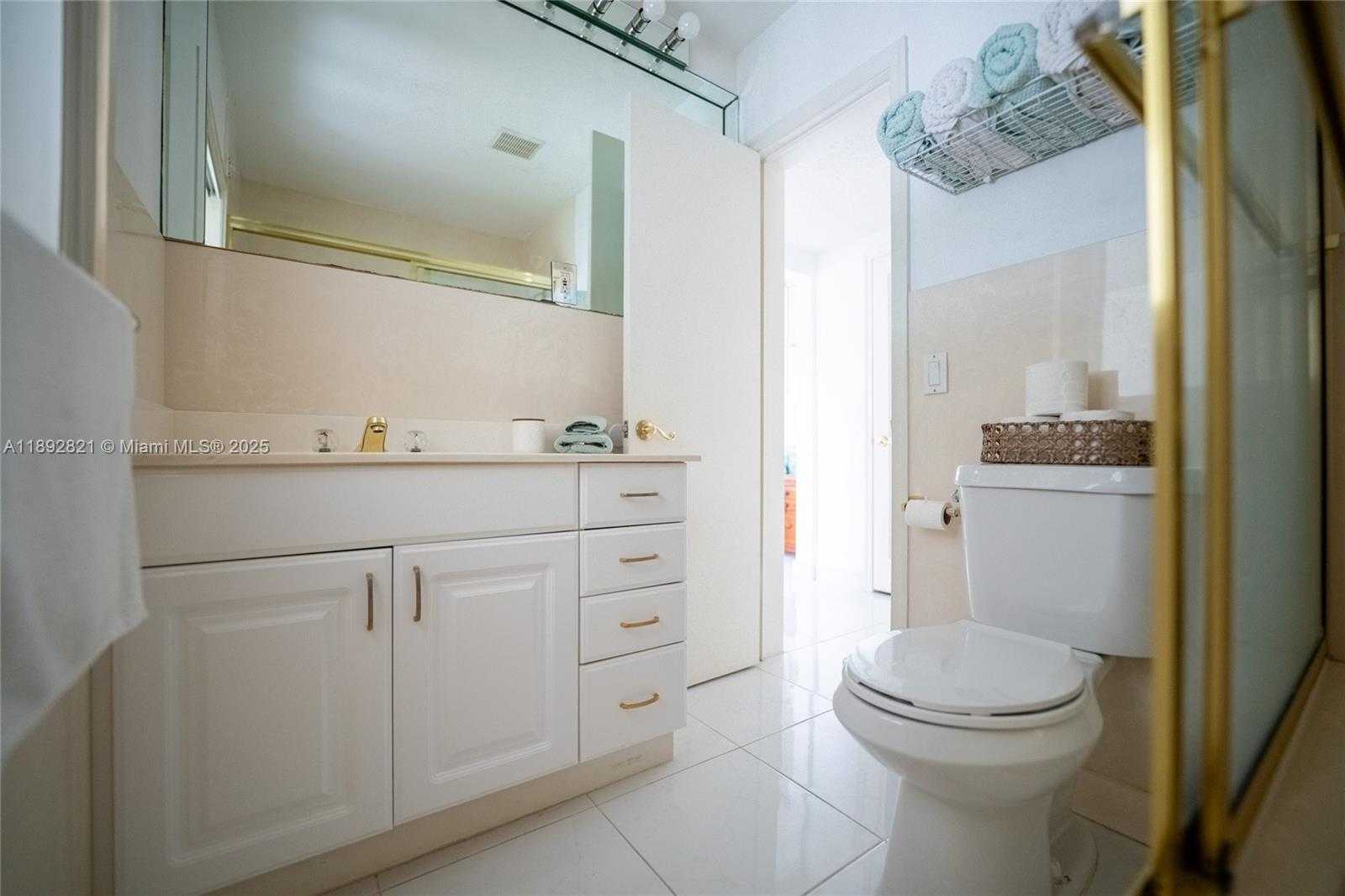 Small Image of 2701 NORTH ATLANTIC BLVD, Fort Lauderdale Number 38