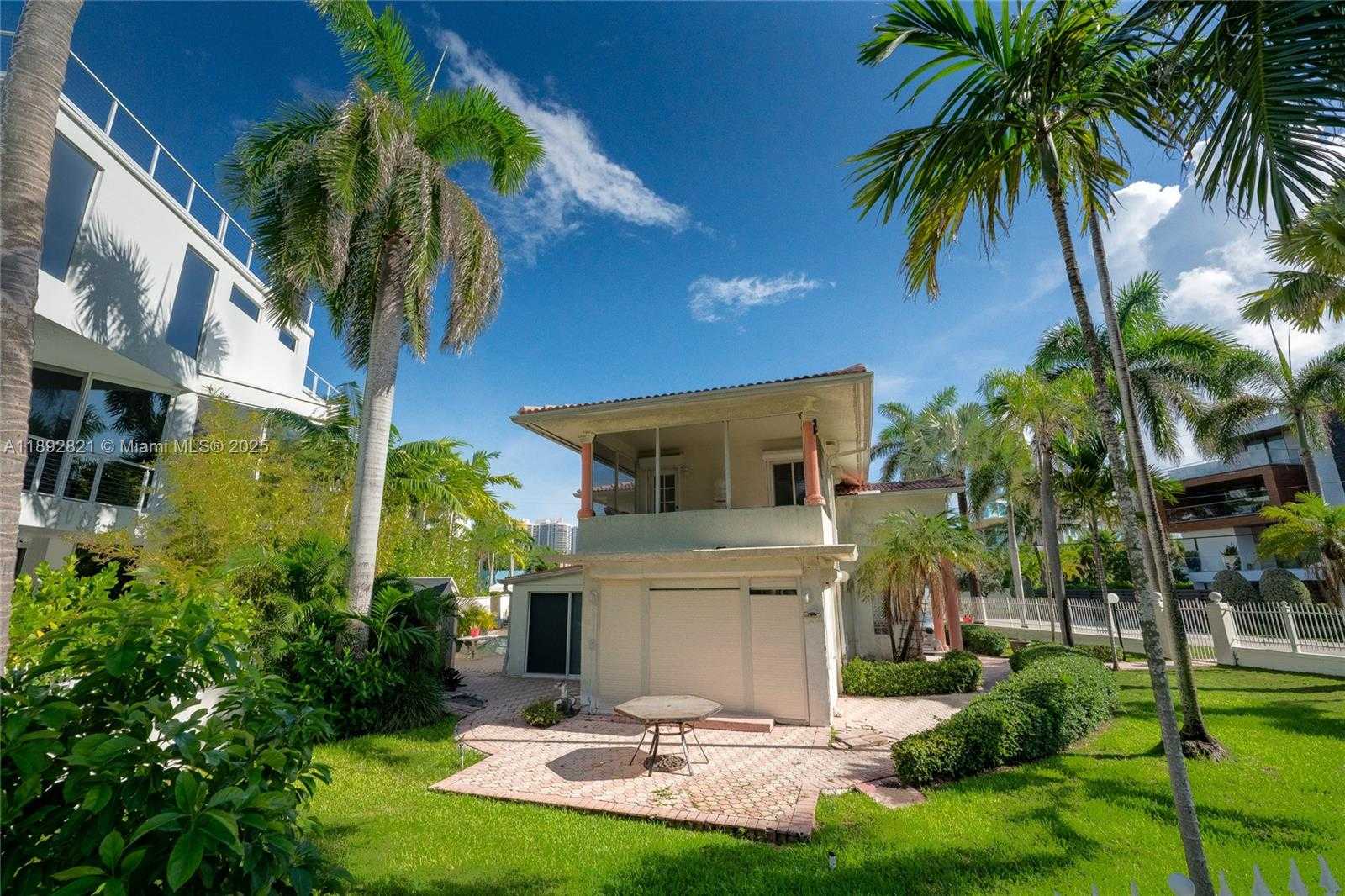 Small Image of 2701 NORTH ATLANTIC BLVD, Fort Lauderdale Number 4