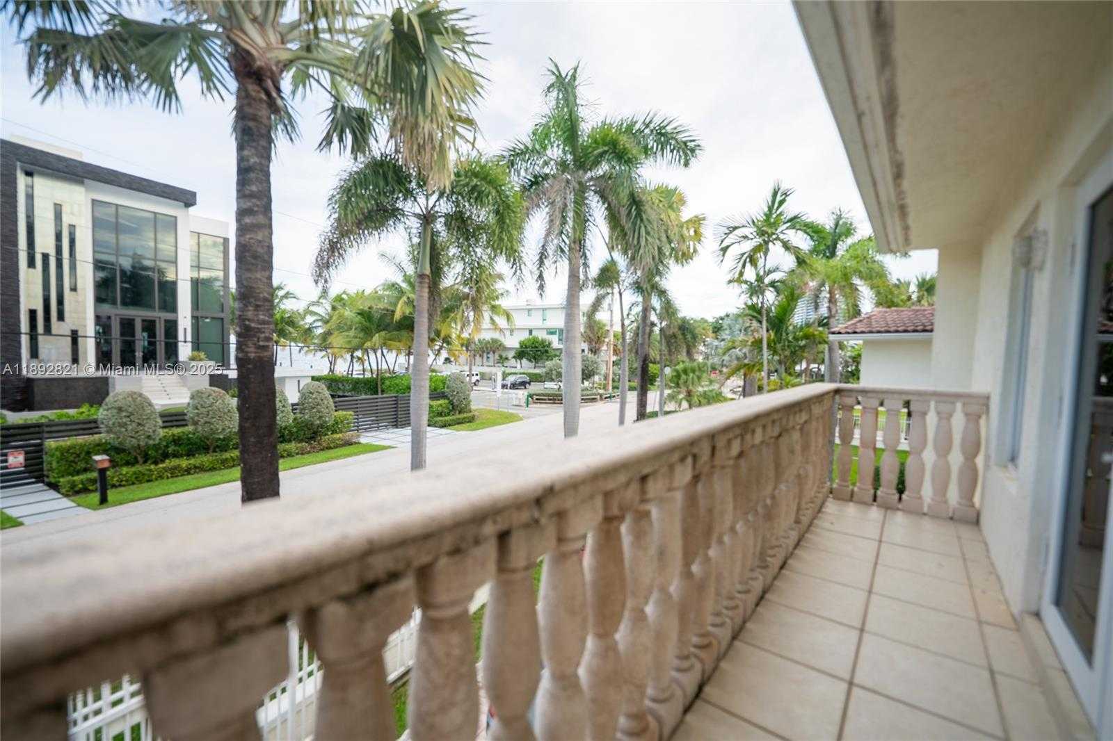 Small Image of 2701 NORTH ATLANTIC BLVD, Fort Lauderdale Number 48