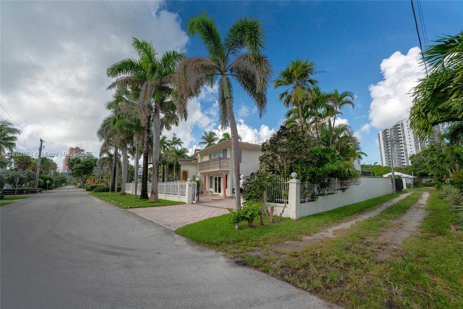 Small Image of 2701 NORTH ATLANTIC BLVD, Fort Lauderdale Number 5
