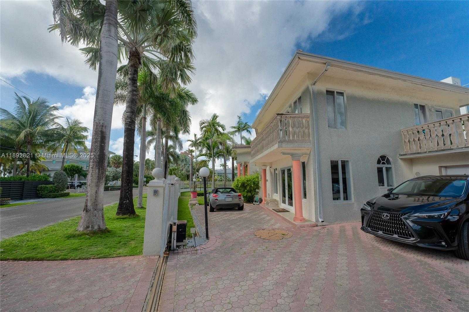 Small Image of 2701 NORTH ATLANTIC BLVD, Fort Lauderdale Number 7