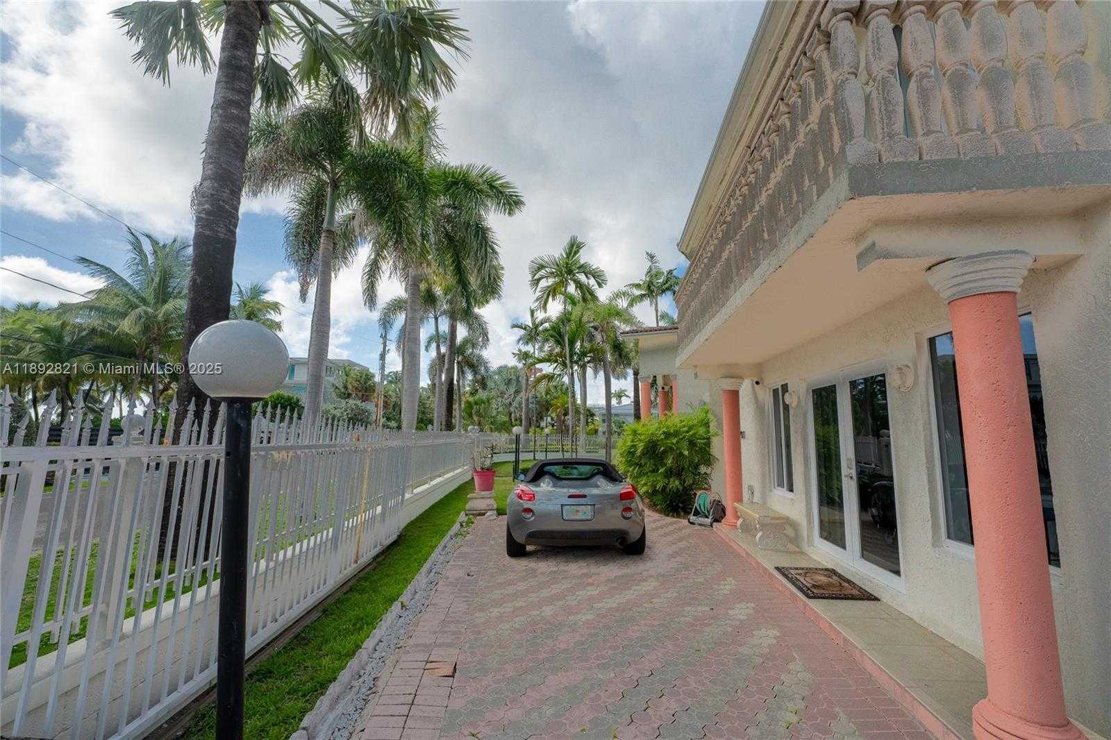 Small Image of 2701 NORTH ATLANTIC BLVD, Fort Lauderdale Number 8
