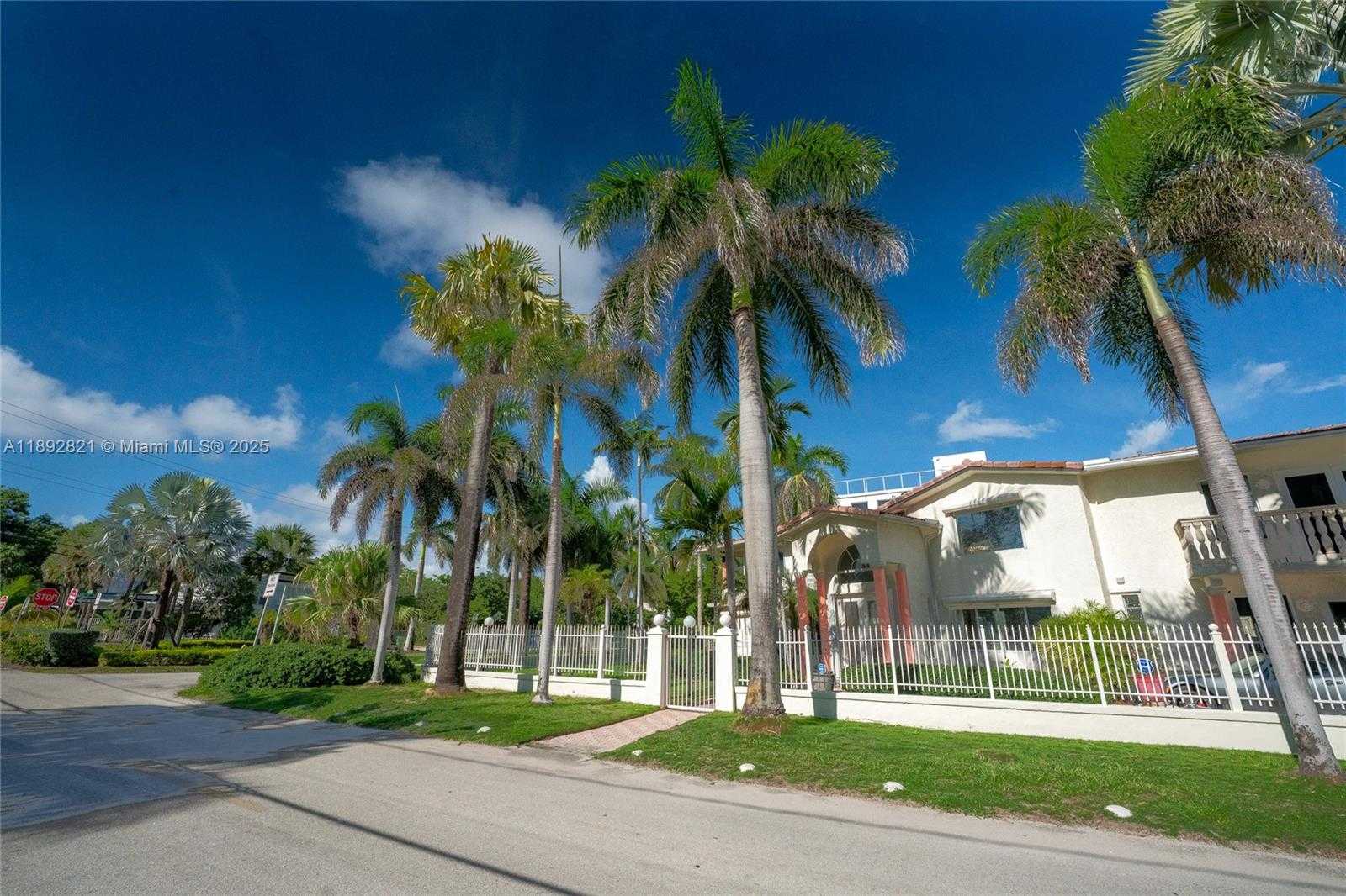 Small Image of 2701 NORTH ATLANTIC BLVD, Fort Lauderdale Number 9