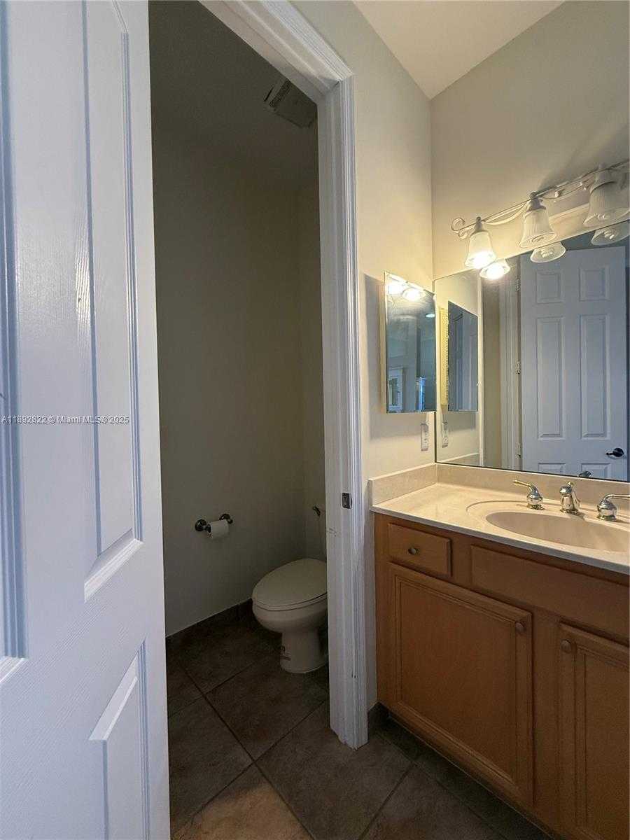 Small Image of 6683 SOUTHPORT DR, Boynton Beach Number 5