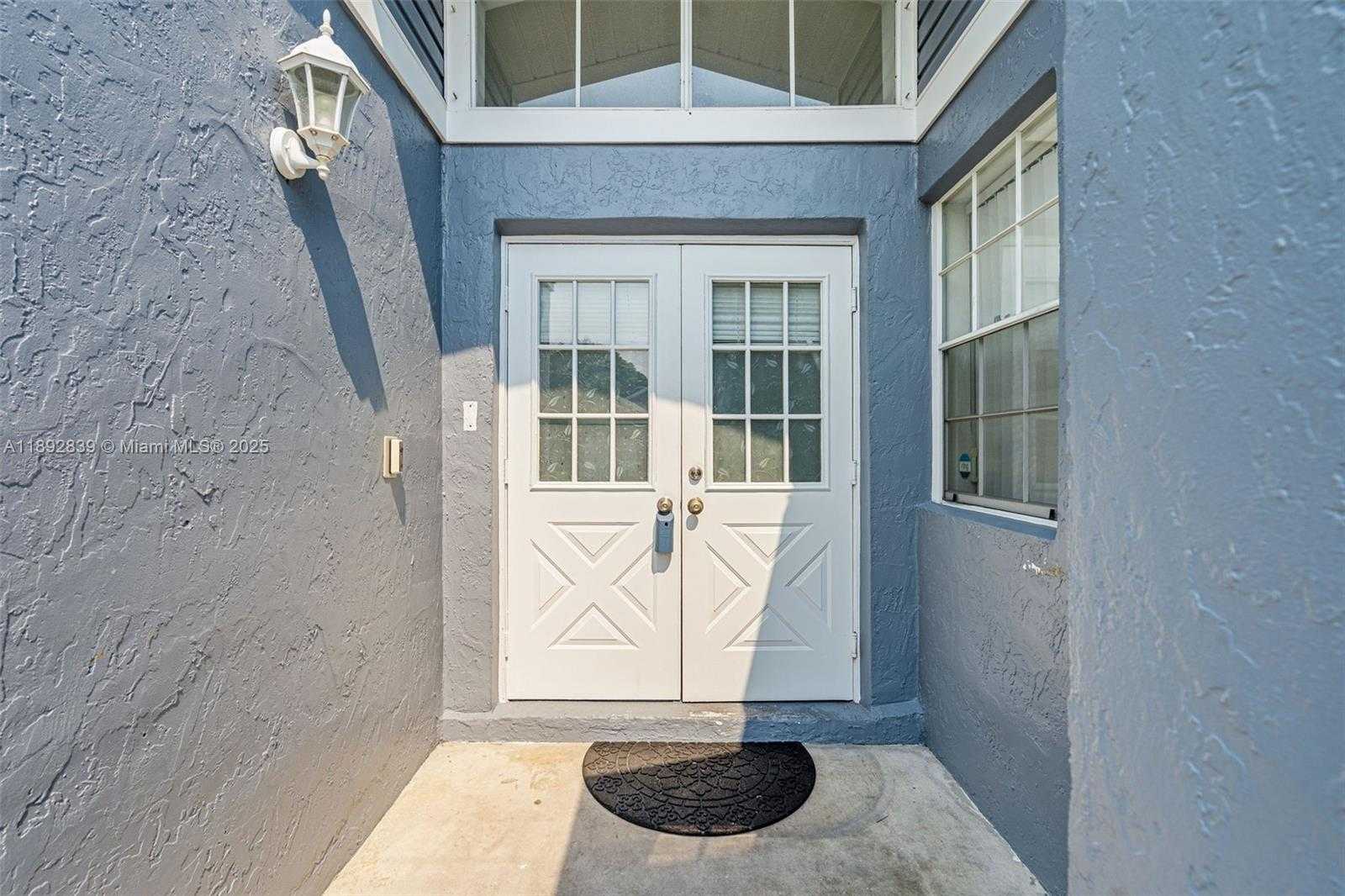 Small Image of 9917 WEST ELM LN, Miramar Number 15