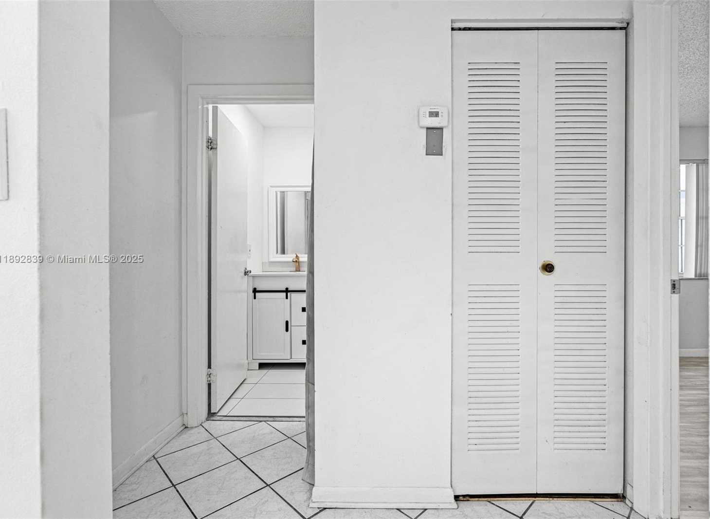 Small Image of 9917 WEST ELM LN, Miramar Number 27