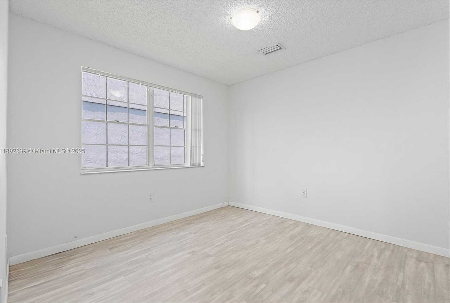 Small Image of 9917 WEST ELM LN, Miramar Number 30