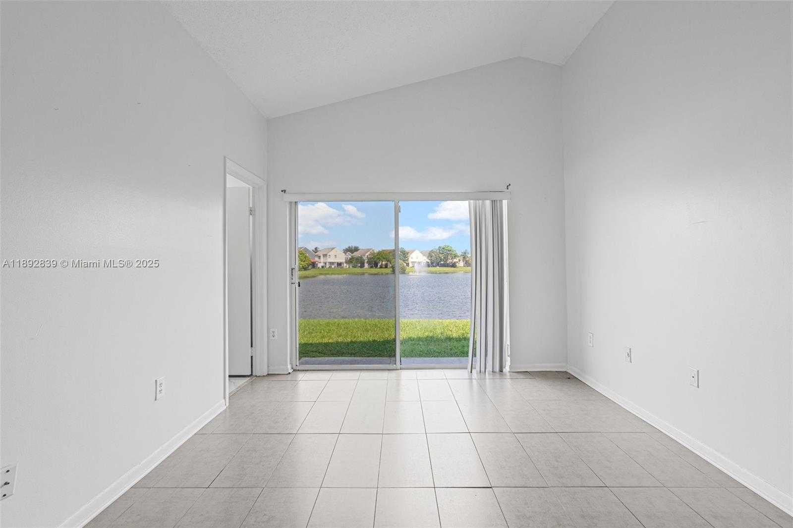 Small Image of 9917 WEST ELM LN, Miramar Number 32