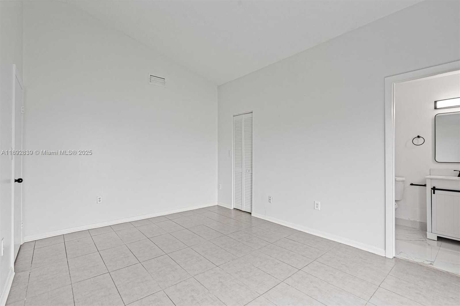 Small Image of 9917 WEST ELM LN, Miramar Number 33