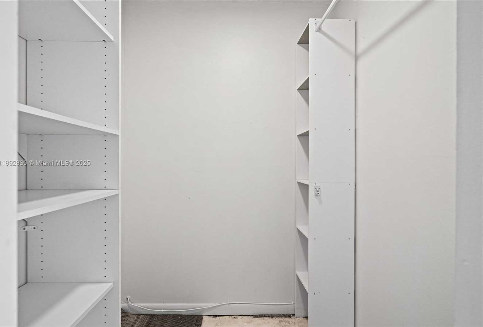 Small Image of 9917 WEST ELM LN, Miramar Number 35