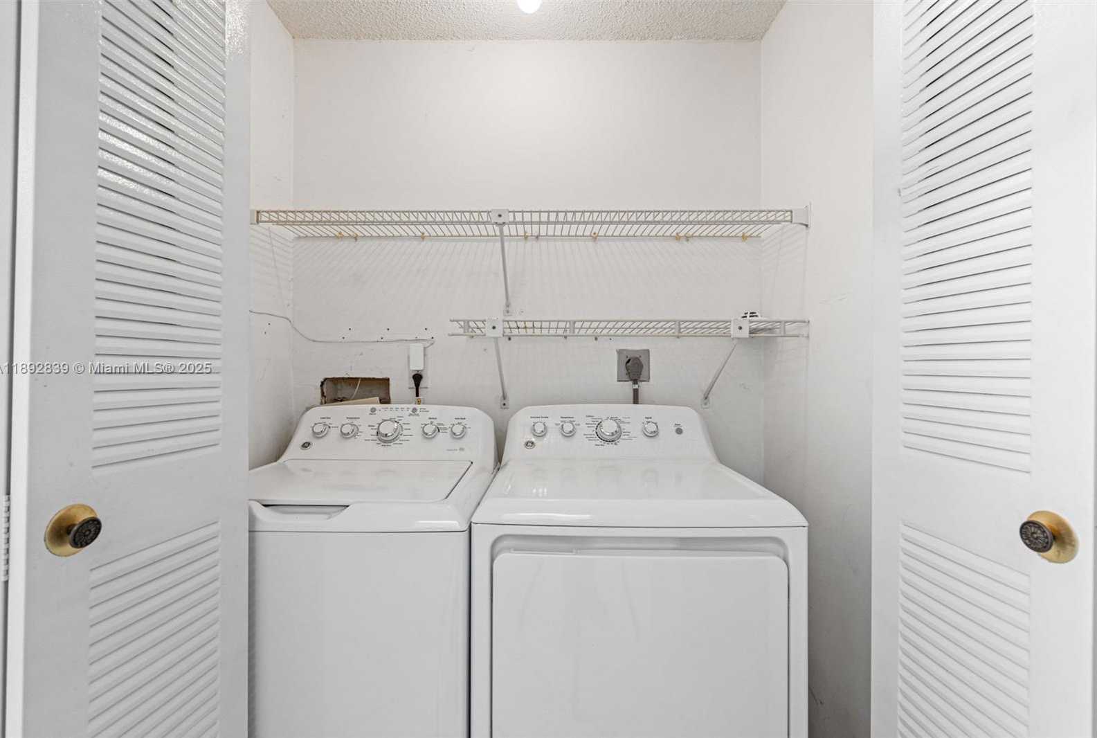 Small Image of 9917 WEST ELM LN, Miramar Number 6