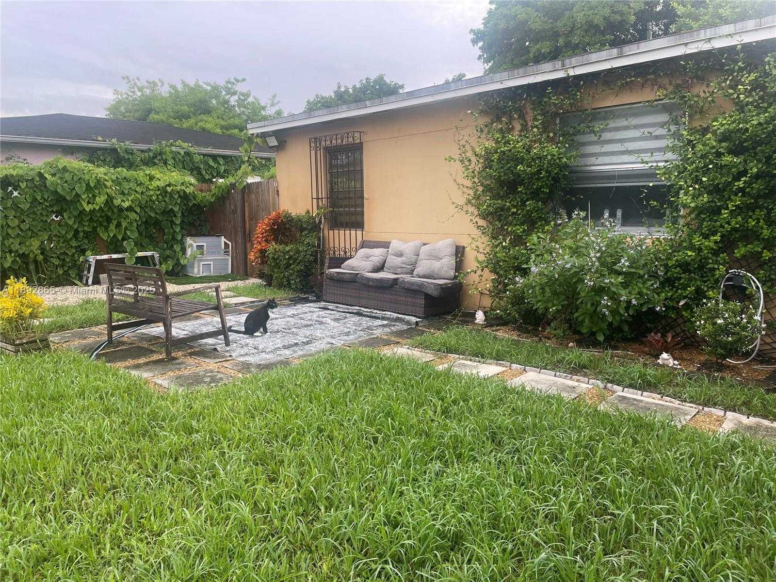 Small Image of 12030 NORTH MIAMI AVE, North Miami Number 2