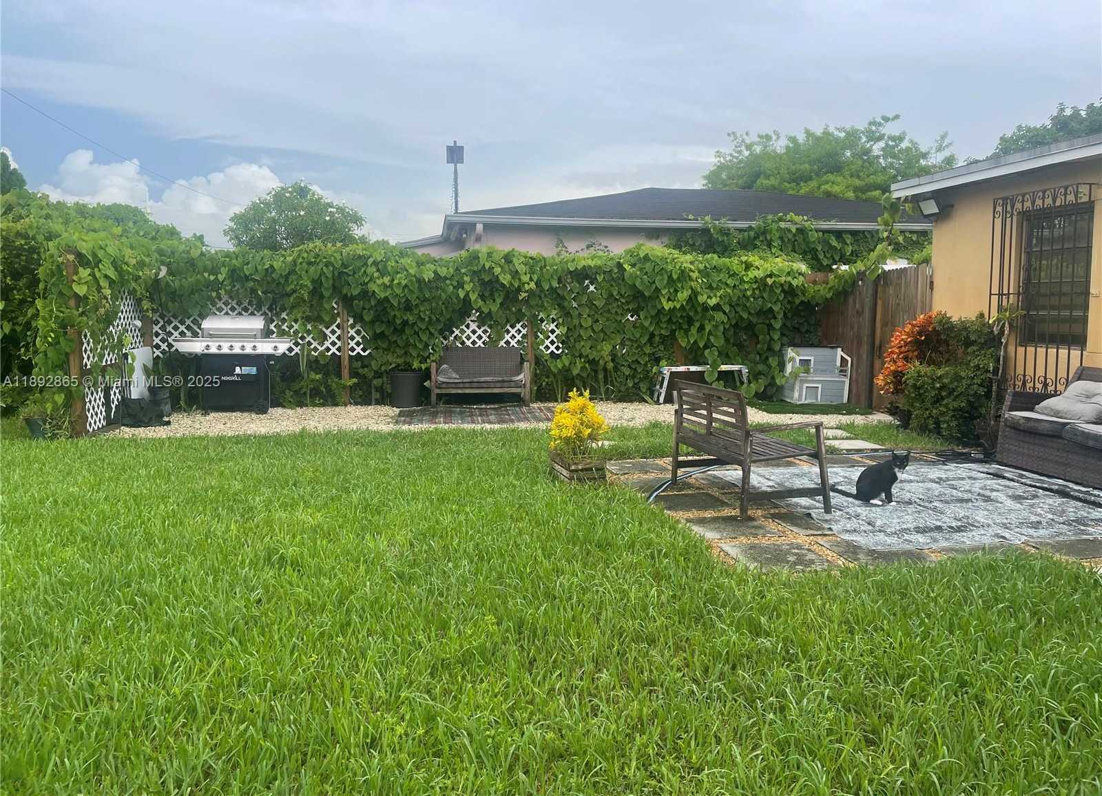 Small Image of 12030 NORTH MIAMI AVE, North Miami Number 3
