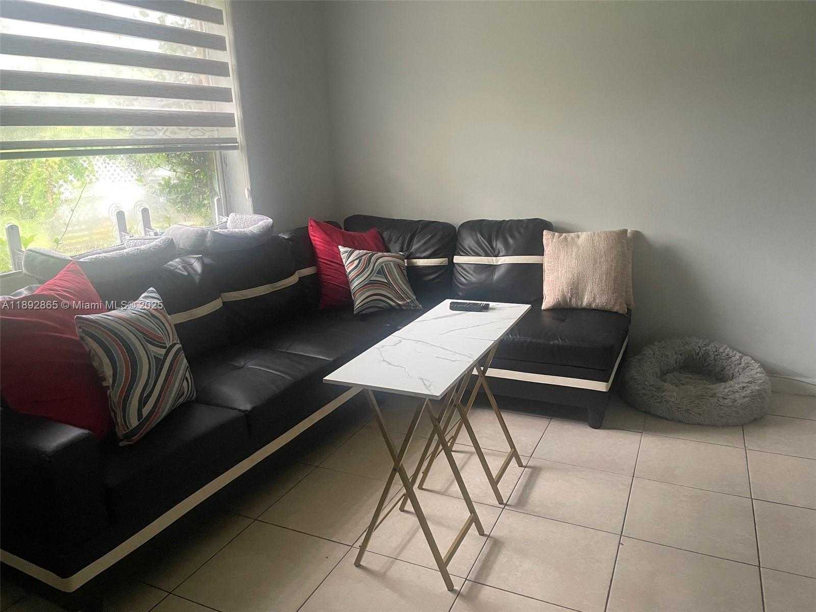 Small Image of 12030 NORTH MIAMI AVE, North Miami Number 5