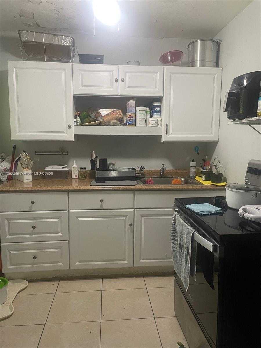 Small Image of 12030 NORTH MIAMI AVE, North Miami Number 6