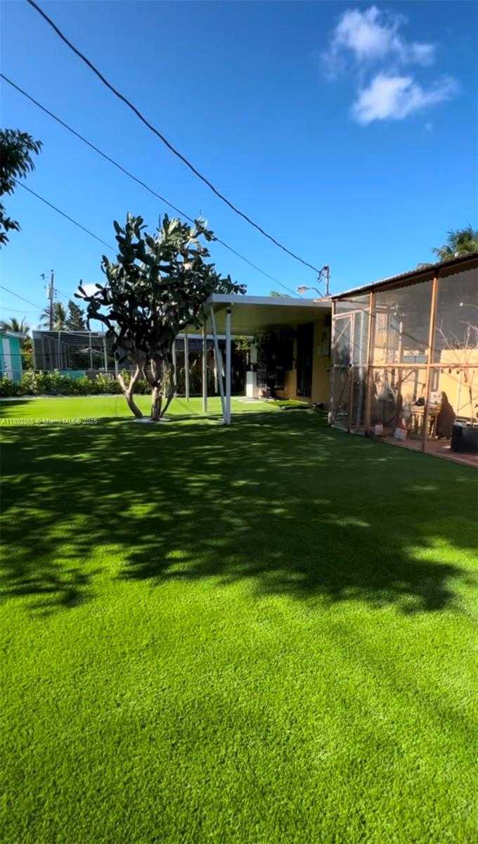 Small Image of 12030 NORTH MIAMI AVE, North Miami Number 9