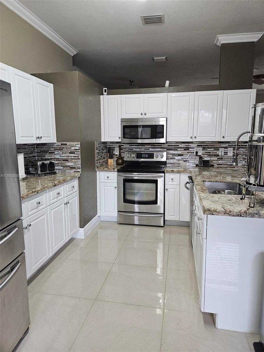 Small Image of 2635 SOUTH EAST 4TH PL, Homestead Number 10