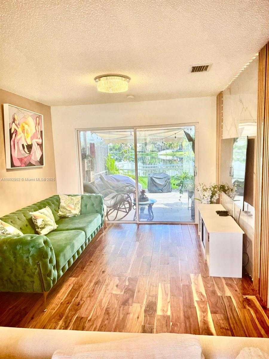 Small Image of 18249 SOUTH WEST 3RD ST, Pembroke Pines Number 10