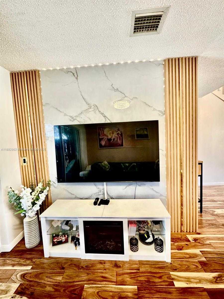Small Image of 18249 SOUTH WEST 3RD ST, Pembroke Pines Number 16