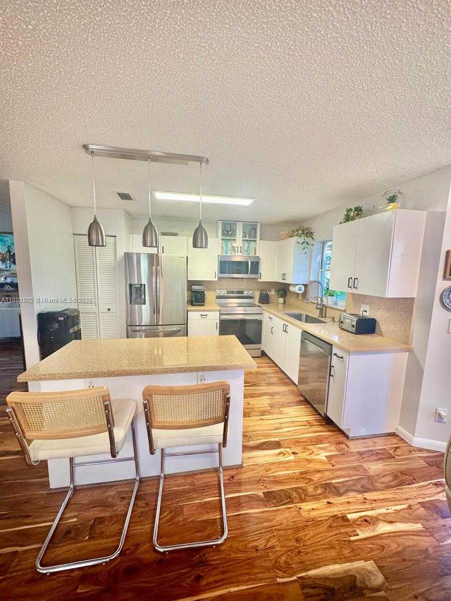 Small Image of 18249 SOUTH WEST 3RD ST, Pembroke Pines Number 23