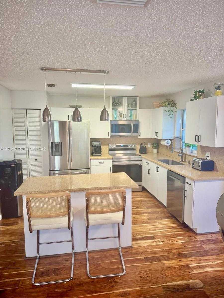 Small Image of 18249 SOUTH WEST 3RD ST, Pembroke Pines Number 24