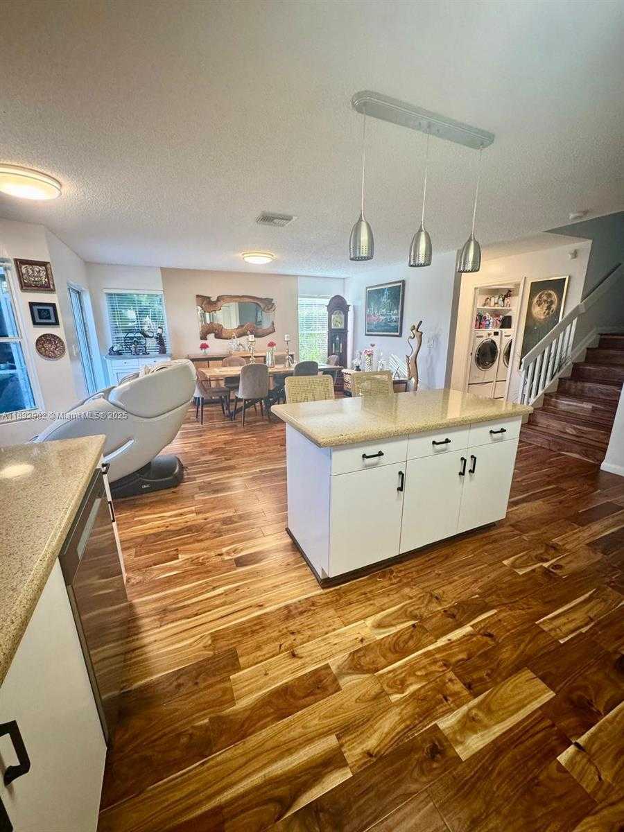 Small Image of 18249 SOUTH WEST 3RD ST, Pembroke Pines Number 25