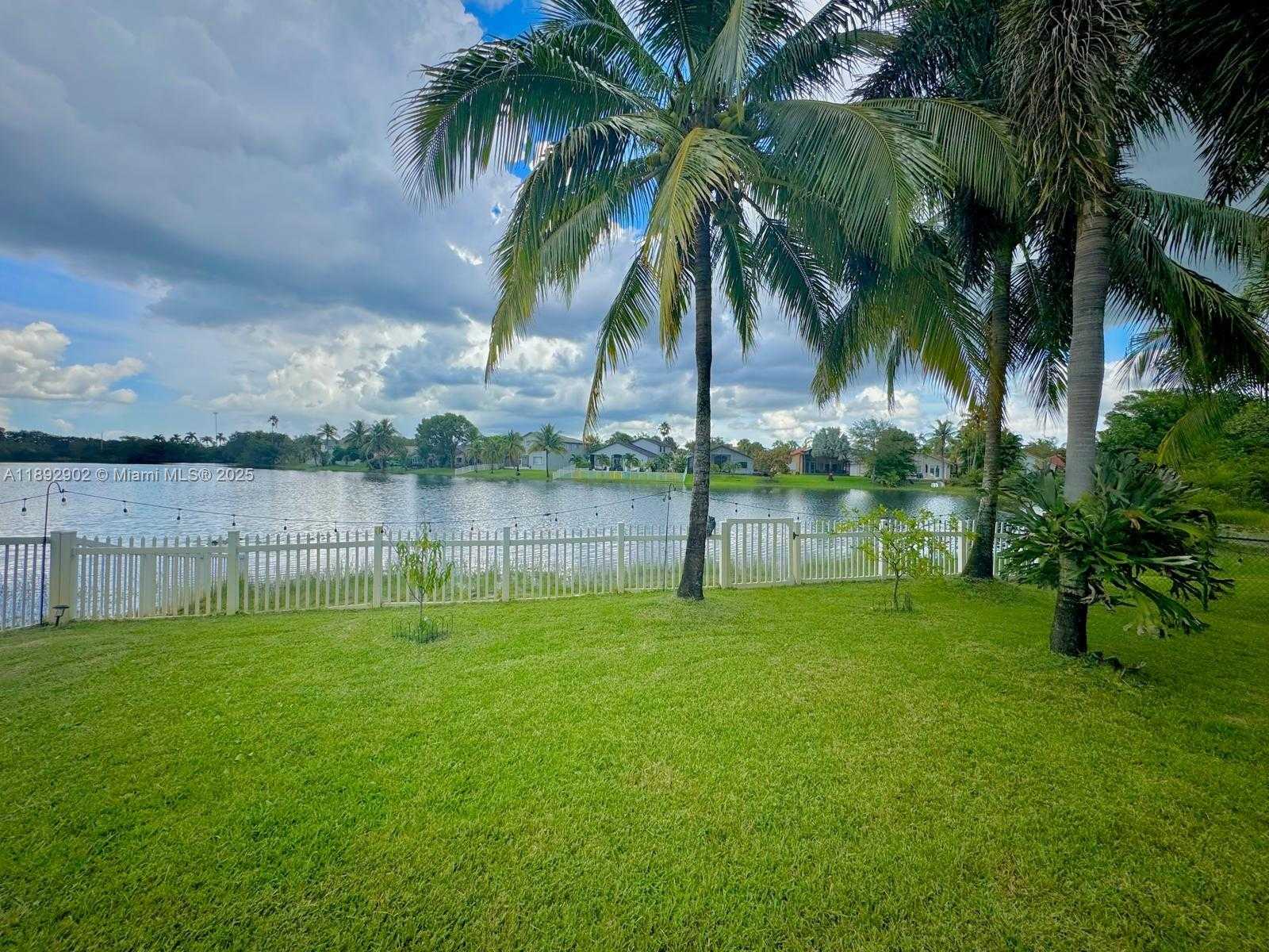 Small Image of 18249 SOUTH WEST 3RD ST, Pembroke Pines Number 34