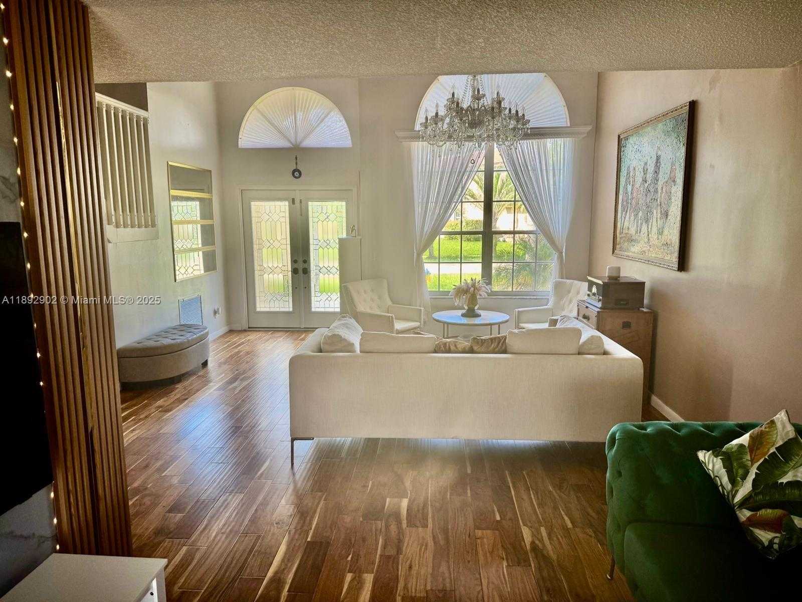 Small Image of 18249 SOUTH WEST 3RD ST, Pembroke Pines Number 6