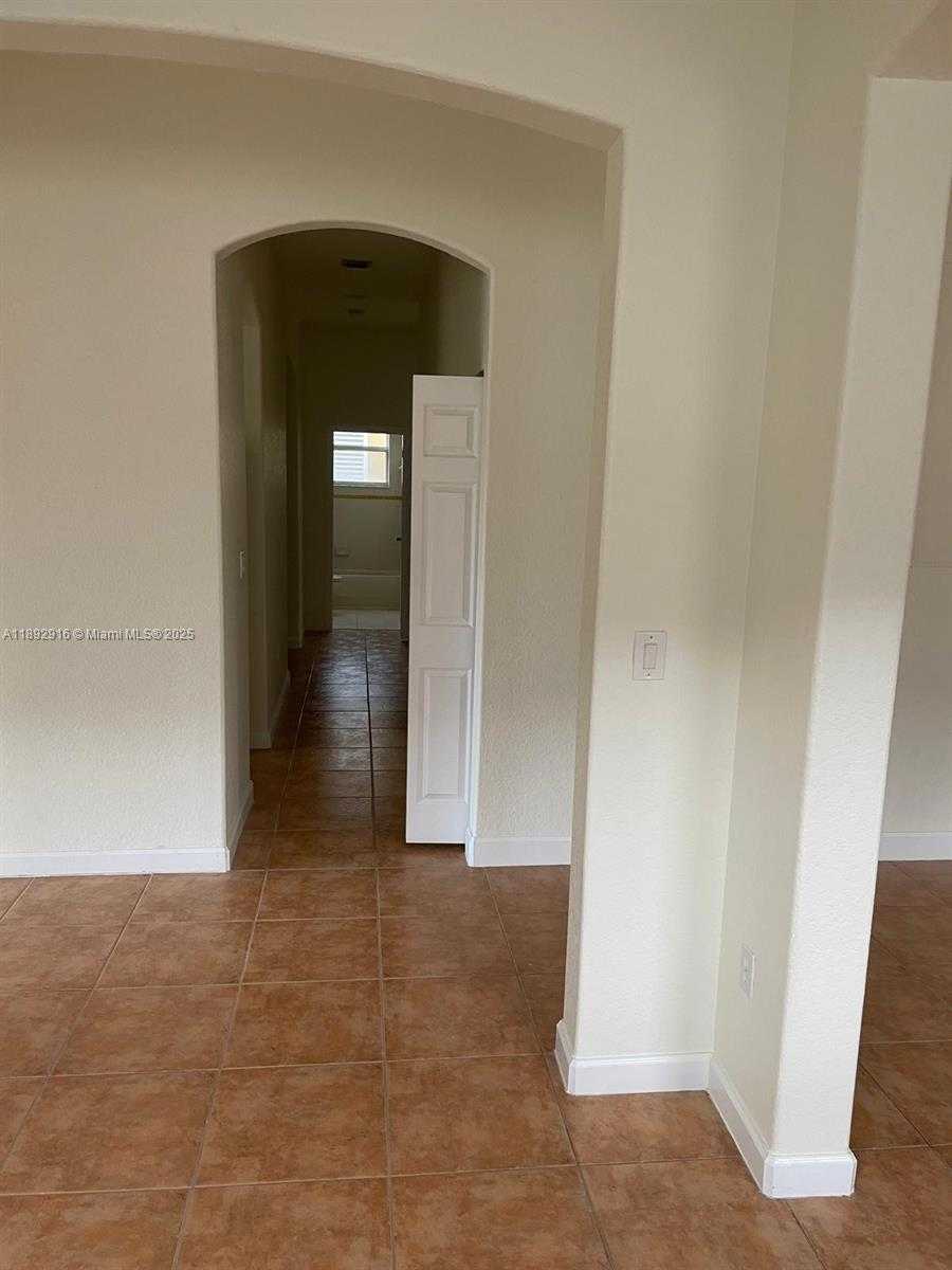 Small Image of 1321 SOUTH EAST 16TH AVE, Homestead Number 2