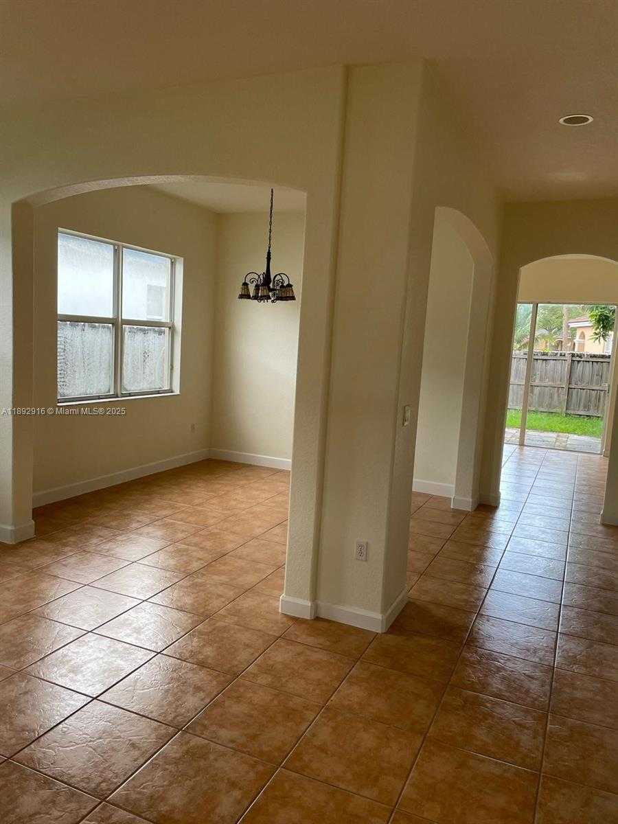 Small Image of 1321 SOUTH EAST 16TH AVE, Homestead Number 5