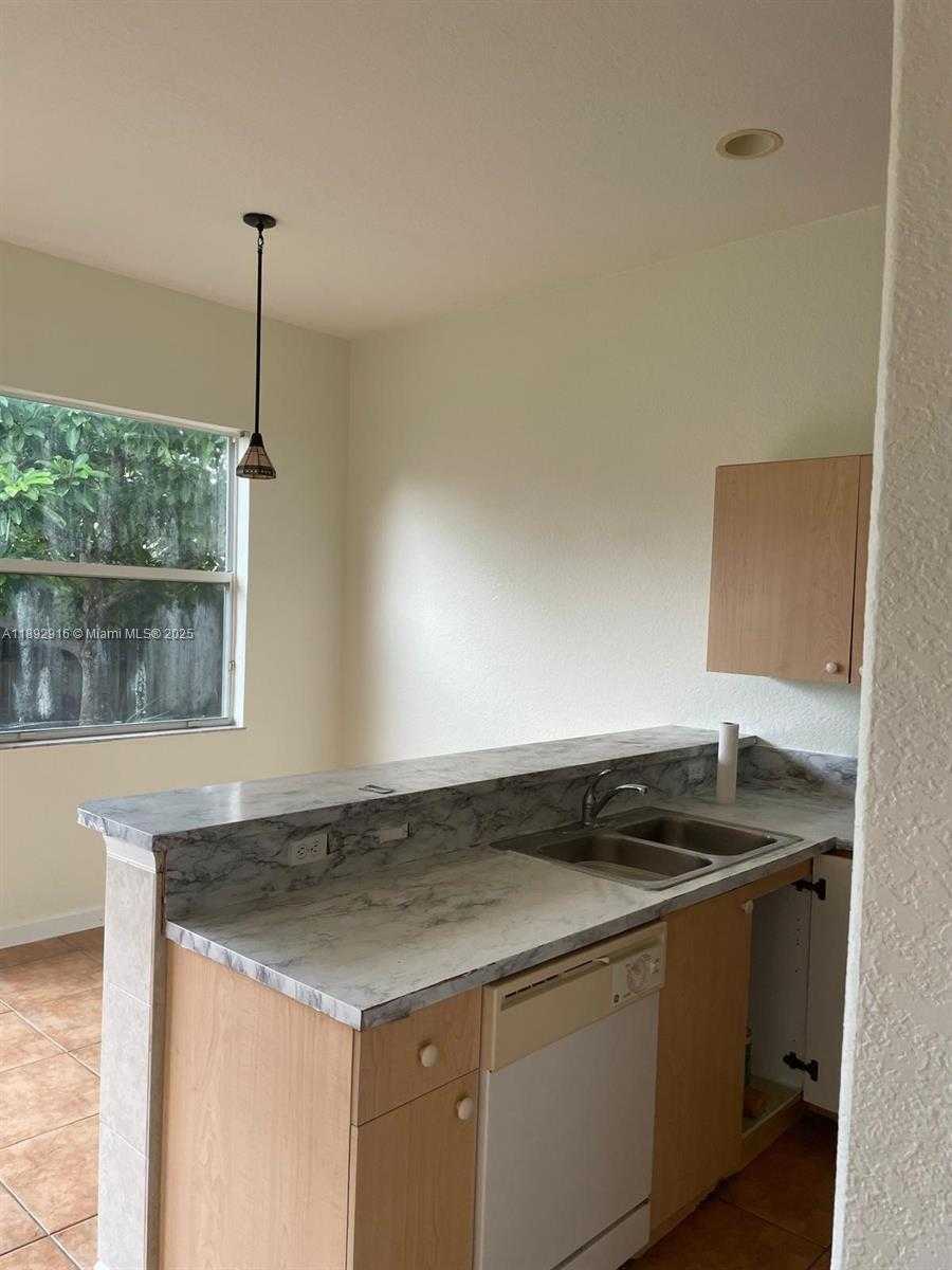 Small Image of 1321 SOUTH EAST 16TH AVE, Homestead Number 8