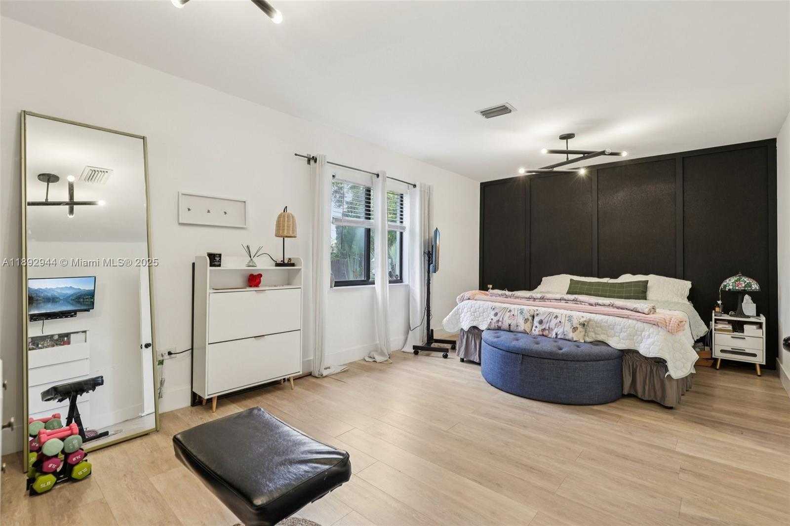 Small Image of 260 NORTH WEST 133RD ST, North Miami Number 24